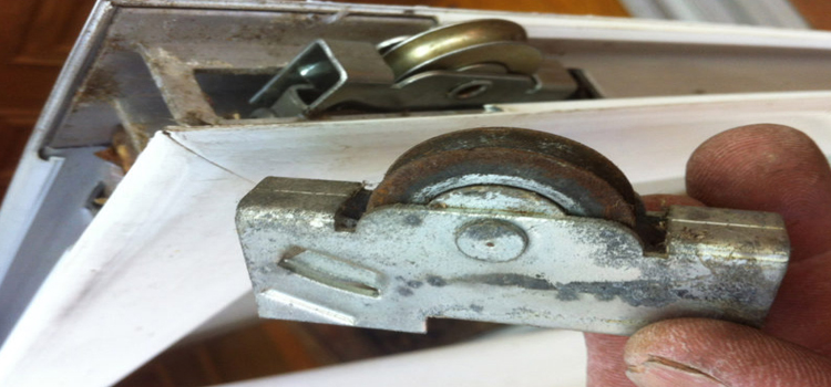 screen door roller repair in Corte Madera